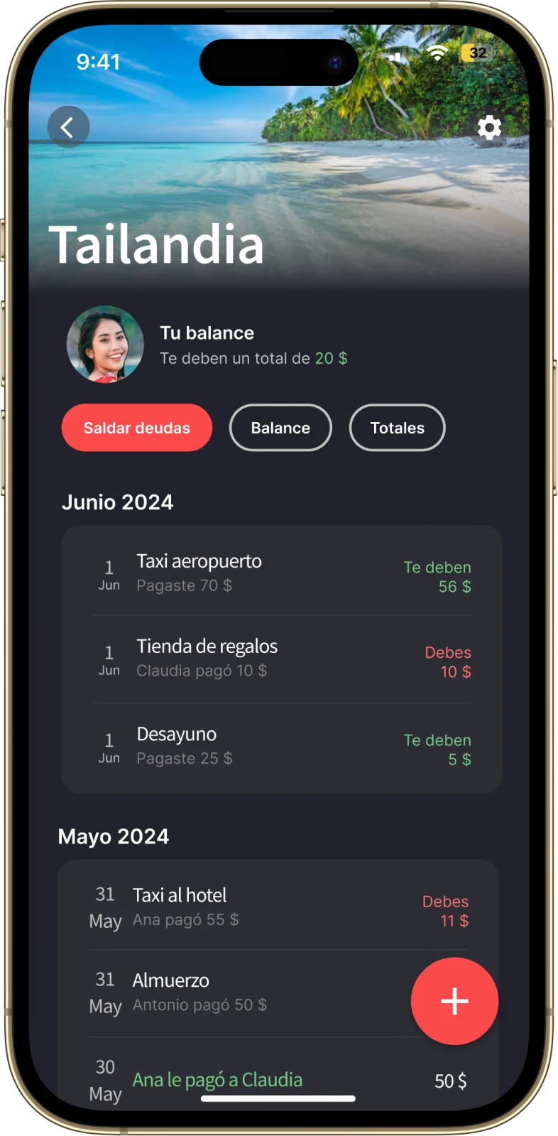 Pantalla de teléfono móvil mostrando Splital, una app para dividir gastos disponible en Android y iPhone. Se muestran varios gastos de un viaje a Tailandia, indicando cuánto debe el usuario o cuánto le deben. También hay botones para agregar nuevos gastos, saldar deudas, revisar el saldo o ver informes de los gastos.